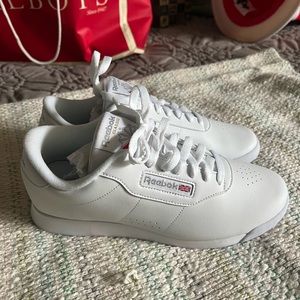 Reebok Classic Sneakers Never Worn Size 9.5